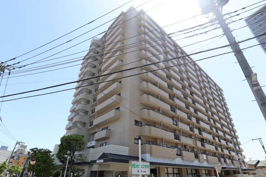 綾瀬プルミエの外観（北西側から）　