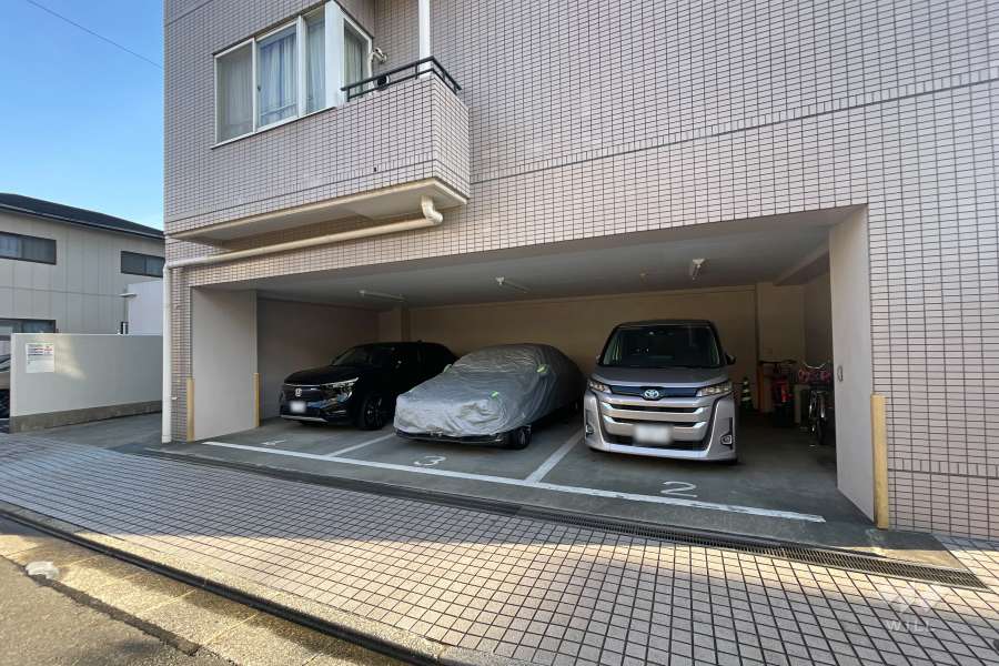 敷地内駐車場（屋内平面式）　