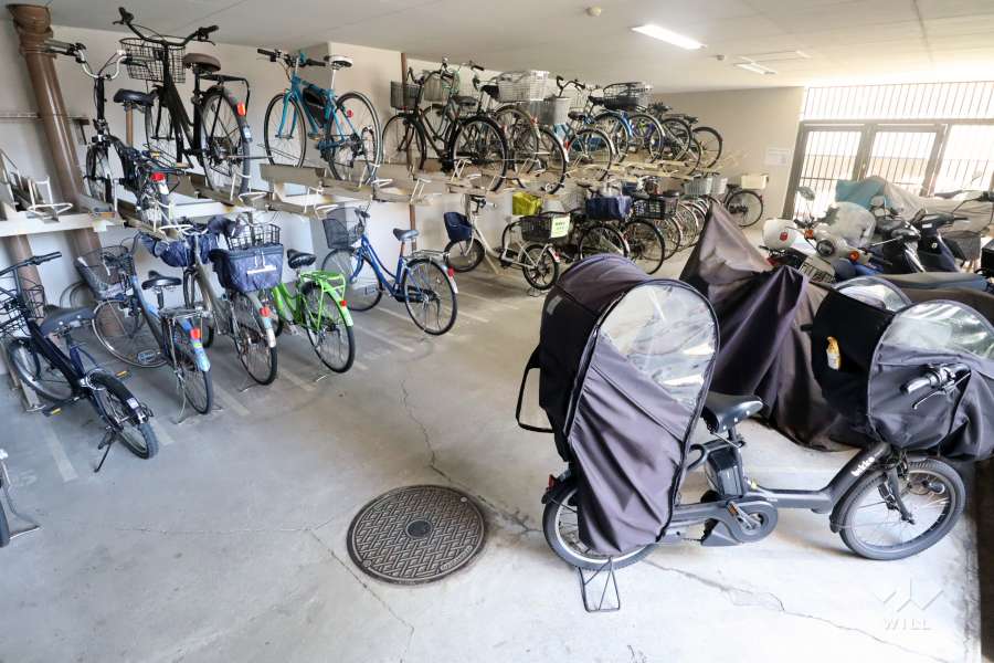 屋内に設けられた駐輪場