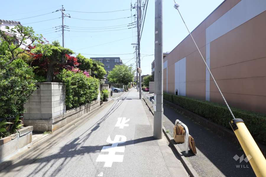 敷地北側前面道路（西側から）