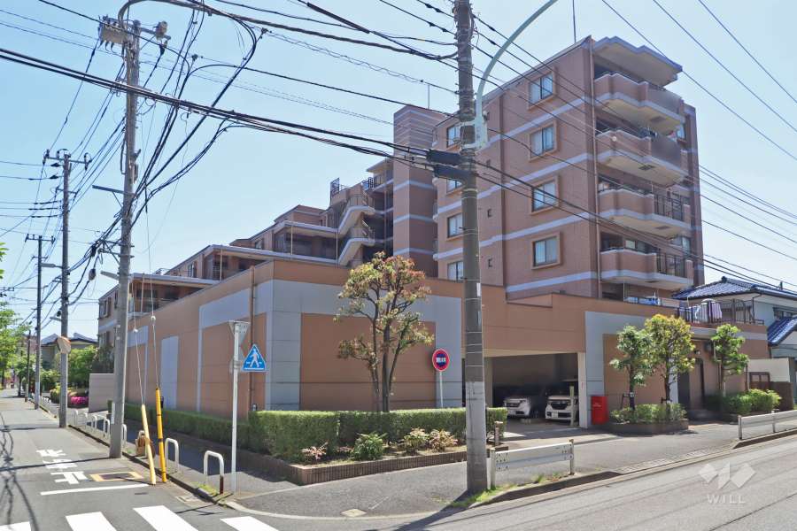 朝日クレスパリオ綾瀬の外観（北西側から）