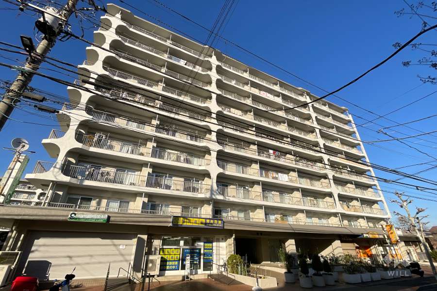 日商岩井綾瀬マンションの外観（南西側から）