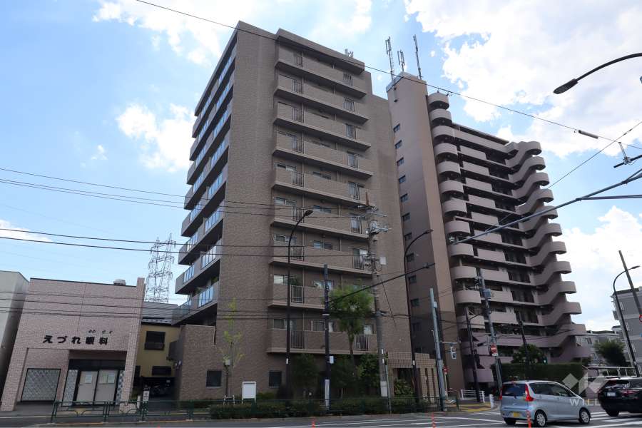 グランリシェス青井の外観（北東側から）