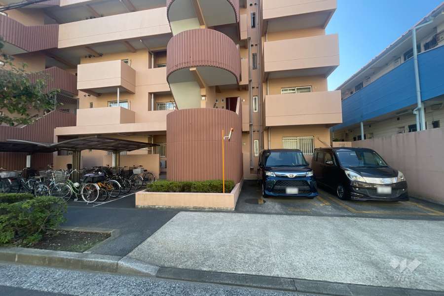 敷地内駐車場（屋外平面式）