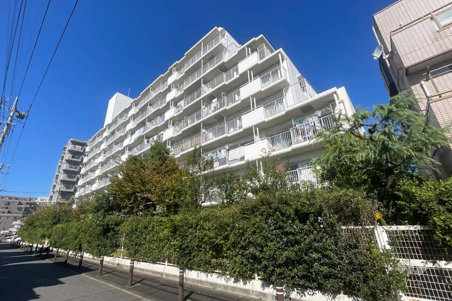 パークライフ綾瀬の外観（南東側から）