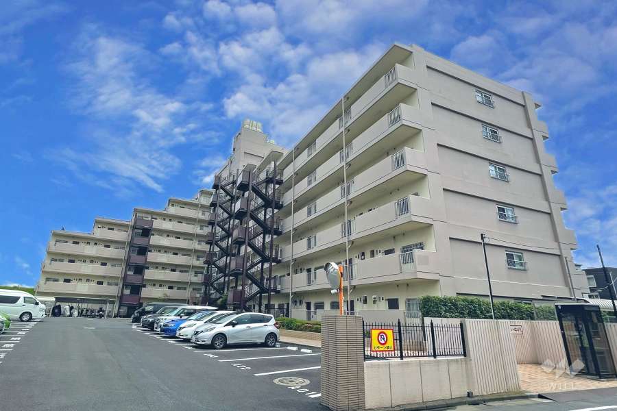 プレジデント中川の外観（北西側から）