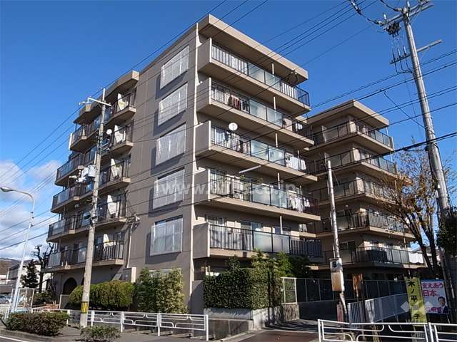 日商岩井池田住吉マンションの外観（南西側から）