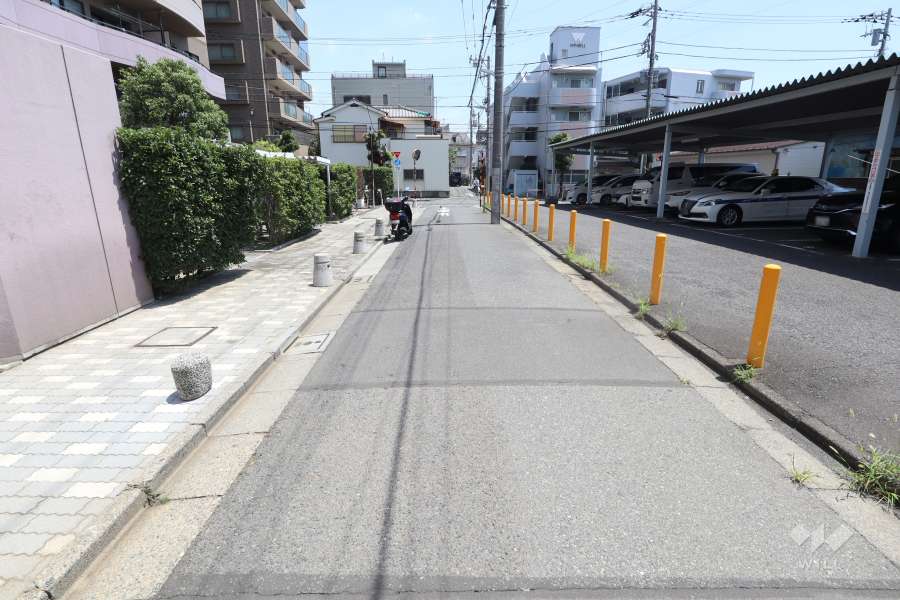 敷地南側の前面道路　