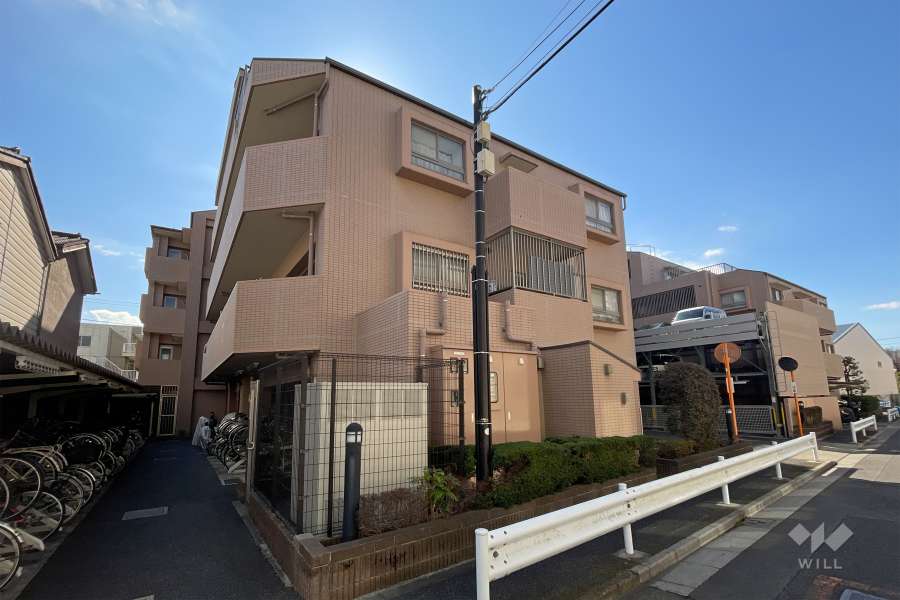 ライオンズヴィアーレ北綾瀬弐番館の外観（北東側から）