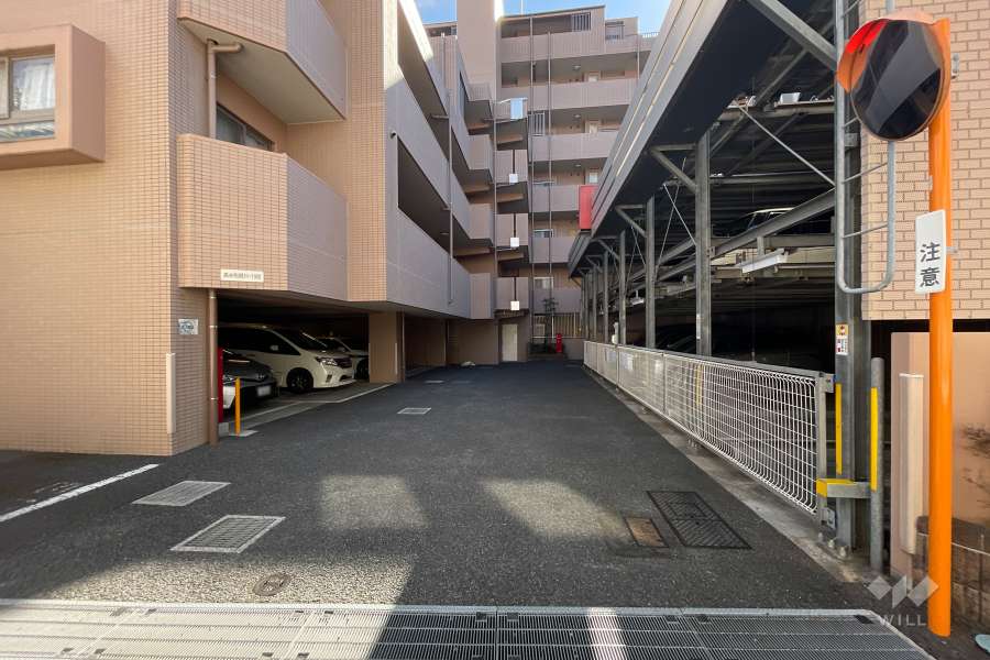 駐車場の出入り口