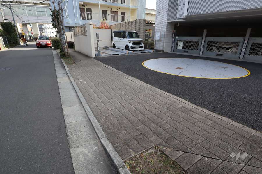 駐車場の出入り口