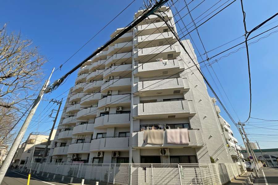 ヴェラハイツ西新井の外観（南西側から）