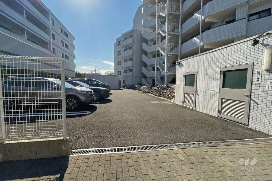 敷地内駐車場（屋外平面式）