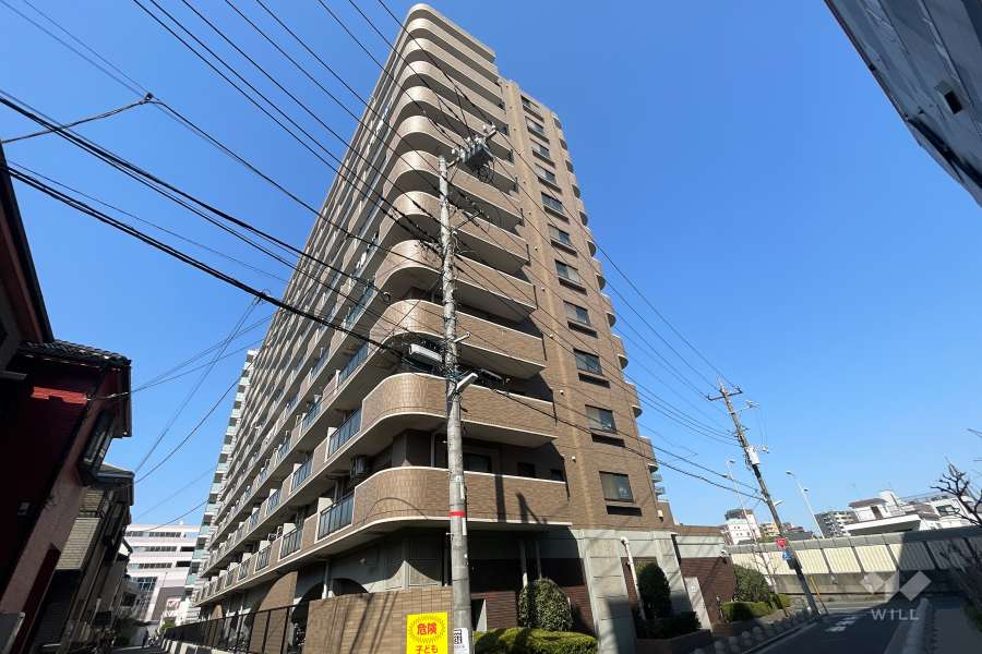 ライオンズプラザ梅島の外観（南東側から）