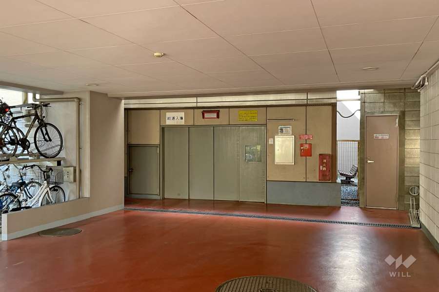 敷地内駐車場（屋内機械式）