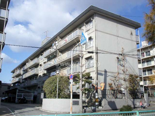 コスモハイツ池田A棟の外観（南東から）