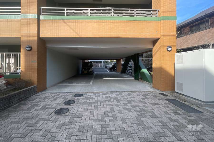 駐車場の出入り口　