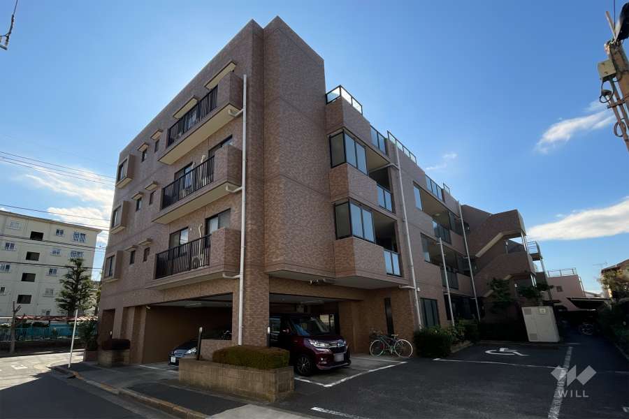 ライオンズマンション北綾瀬第10の外観（南東側から）