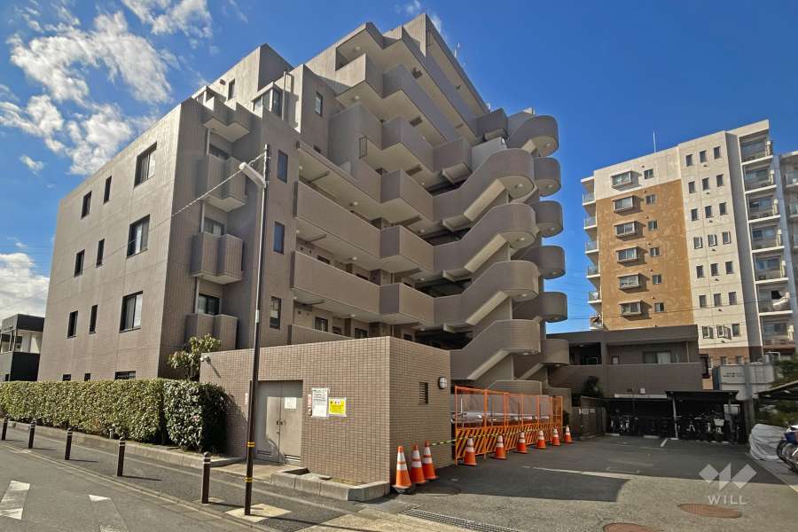 レクセルマンション北綾瀬第の外観（北東側から）