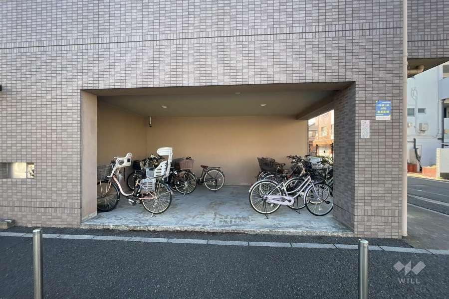 屋内に設けられた駐輪場