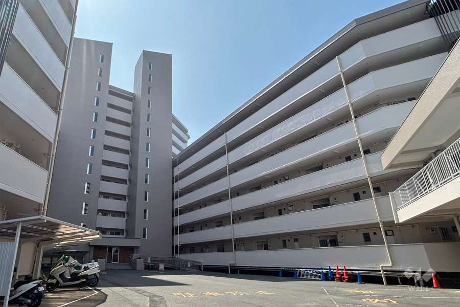 梅田マンションの外観（北側から）