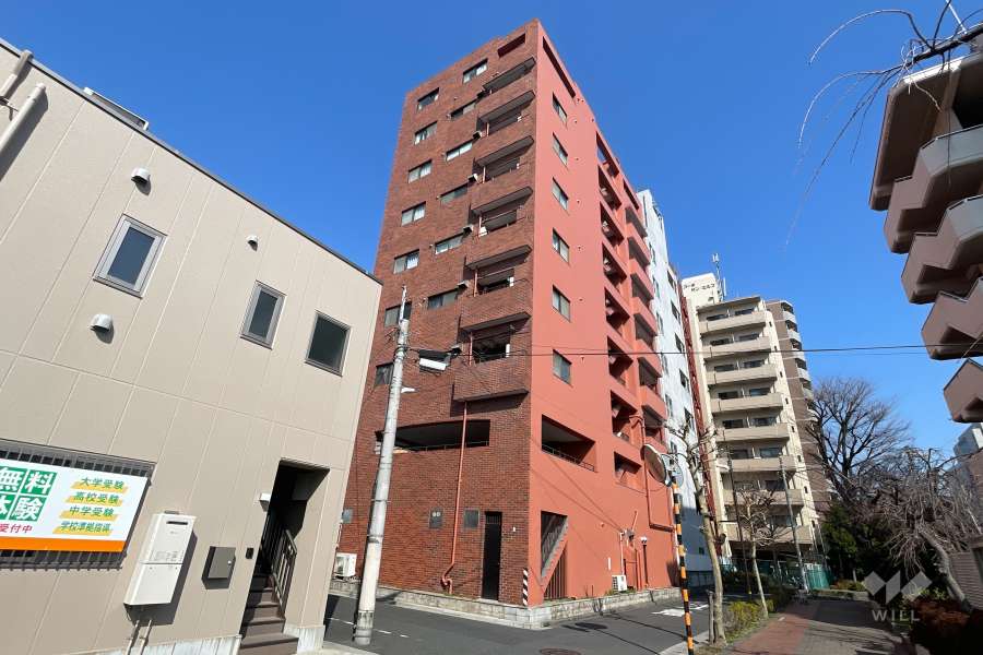 ニシムラ梅島コーポラスの外観（南東側から）