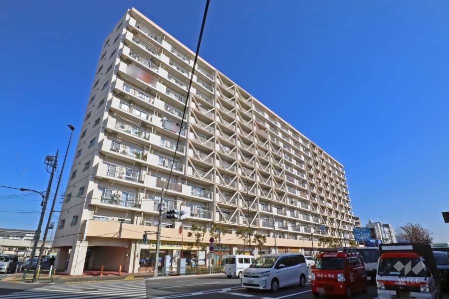 東武大師前サンライトマンション３号館の外観（南西側から）
