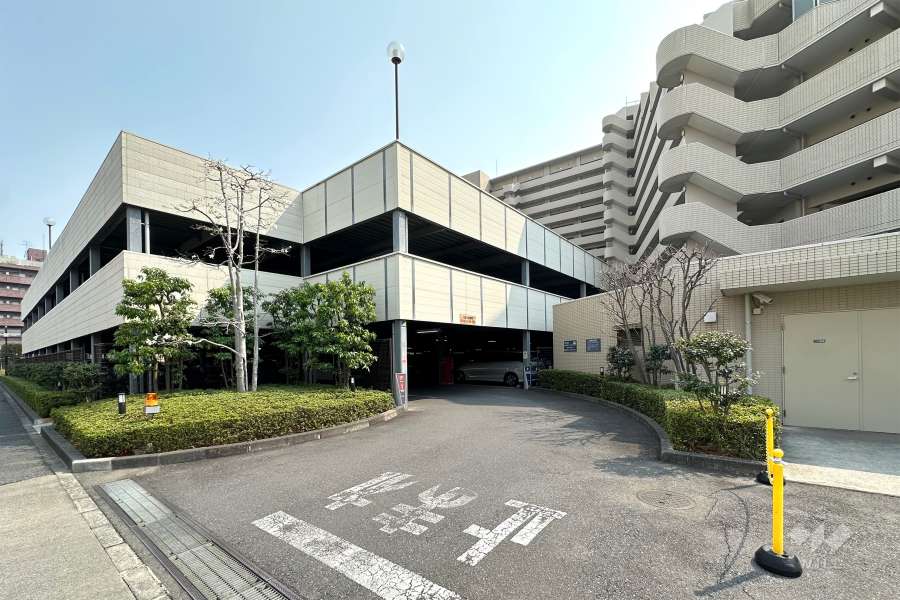 駐車場の出入り口