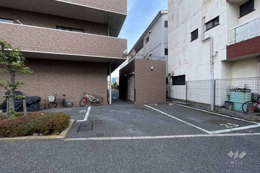 敷地内駐車場（屋外平面式）
