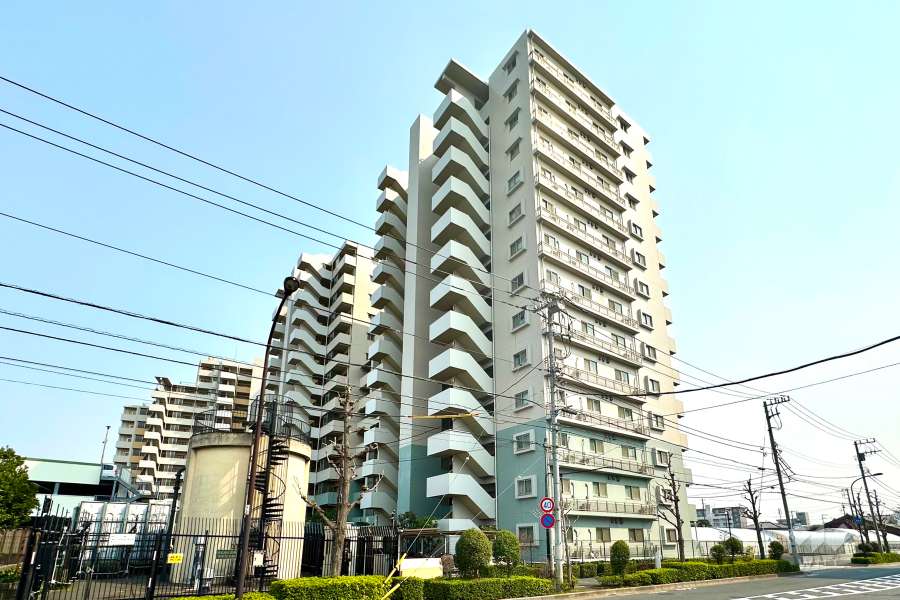 ライオンズタワー竹の塚ガーデンの外観（北西側から）