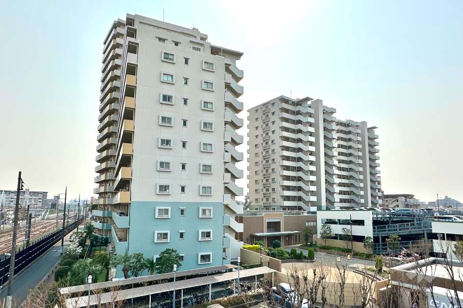 ライオンズタワー竹の塚ガーデンの外観（北東側から）