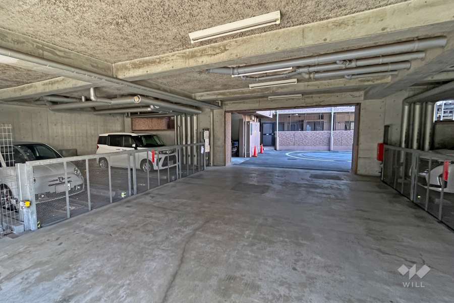 敷地内駐車場（屋内機械式）