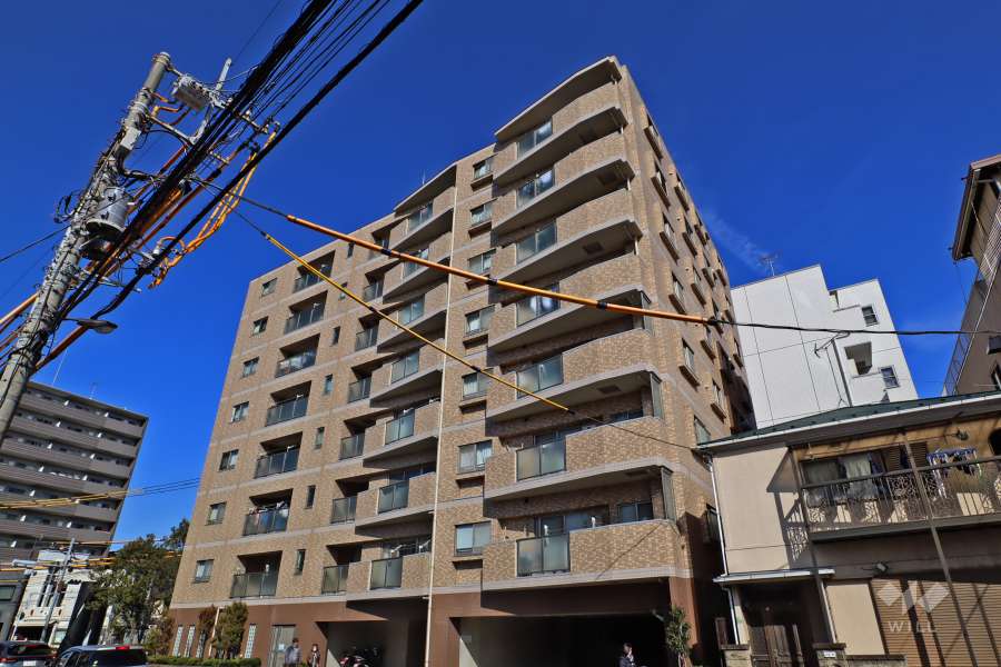 ローヤルシティ梅島の外観（南西側から）