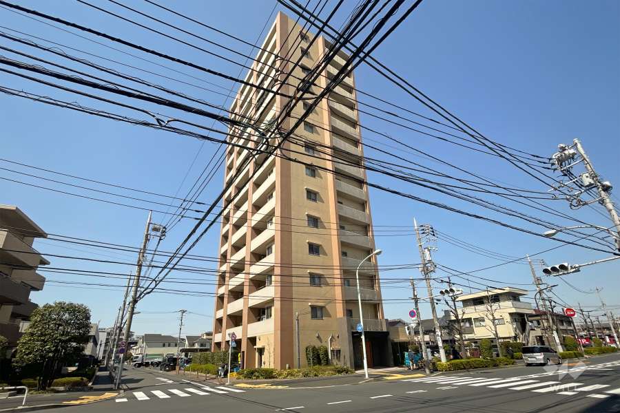 レーベンハイム西新井クランポートの外観（南東側から）