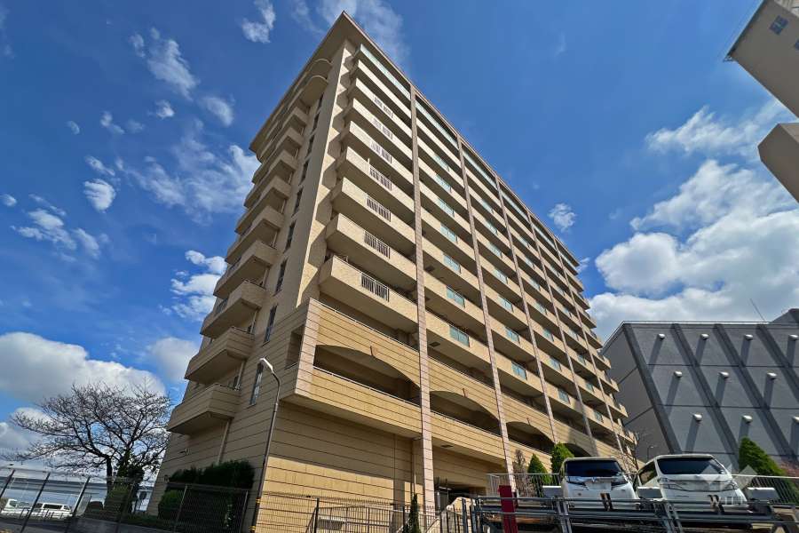 グランシティレイディアントタワーの外観（西側から）