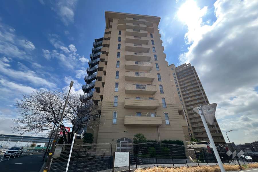 グランシティレイディアントタワーの外観（北西側から）