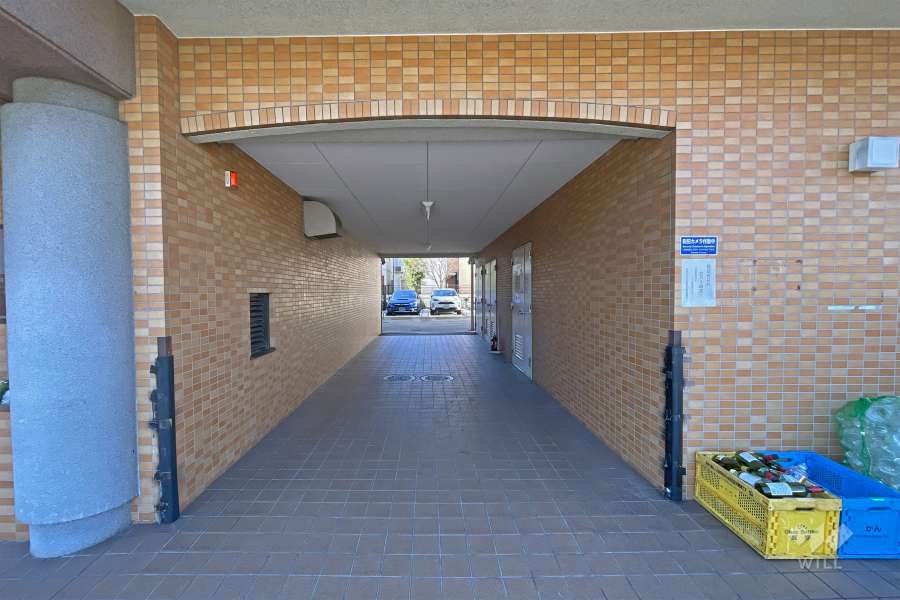 敷地内駐車場（屋外平面式）の出入り口