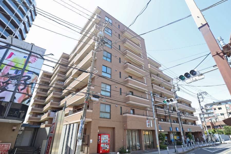 ビューネ梅島駅前の外観（南東側から）