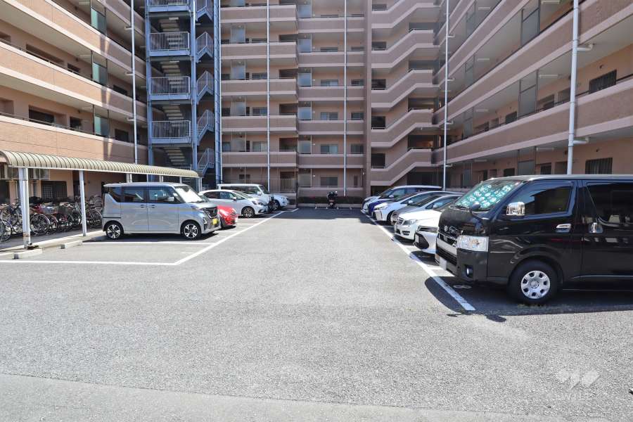 敷地内駐車場（屋外平面式）