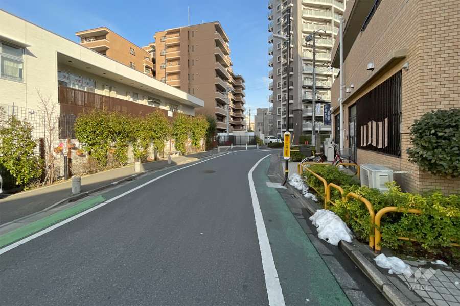 敷地北側の前面道路