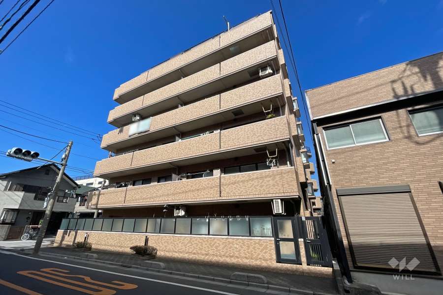 ライオンズマンション西新井高道公園の外観（南側から）