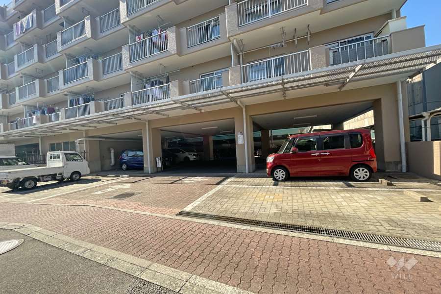 敷地内駐車場（屋外平面式・屋内平面式）