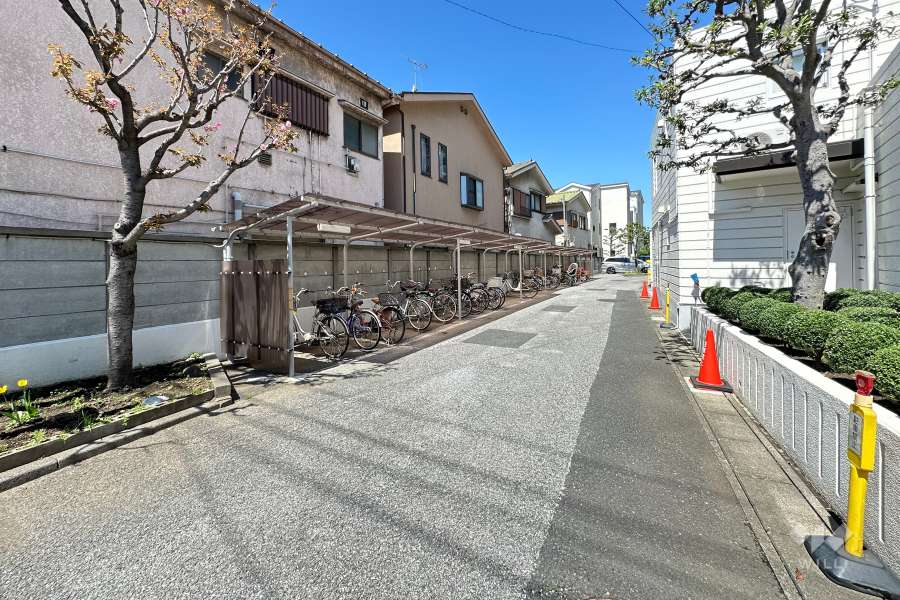 駐輪場（屋根付き）