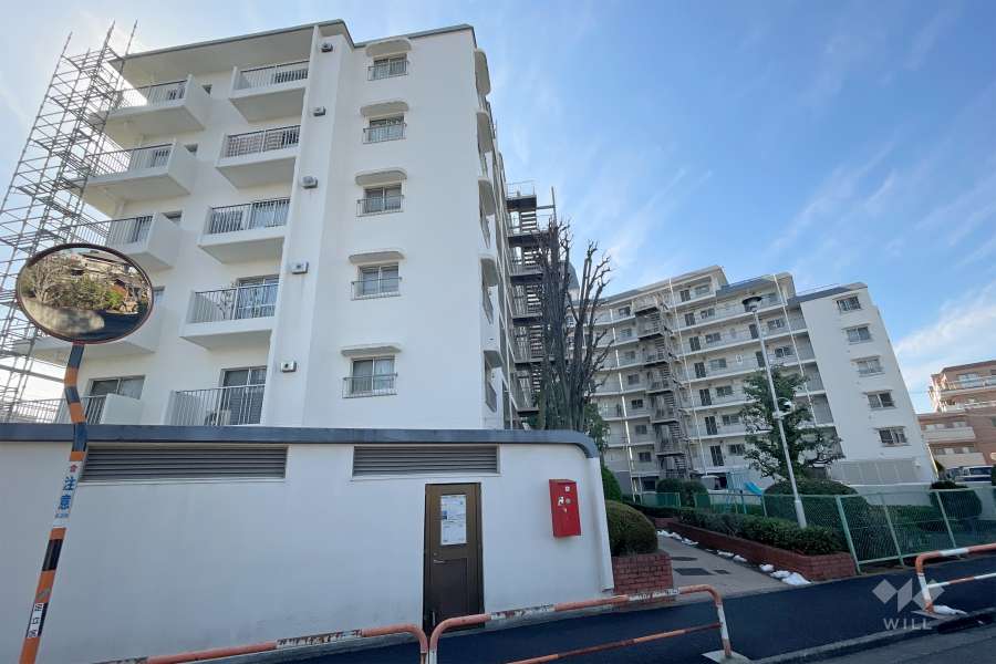 日商岩井竹の塚マンションの外観（北東側から）