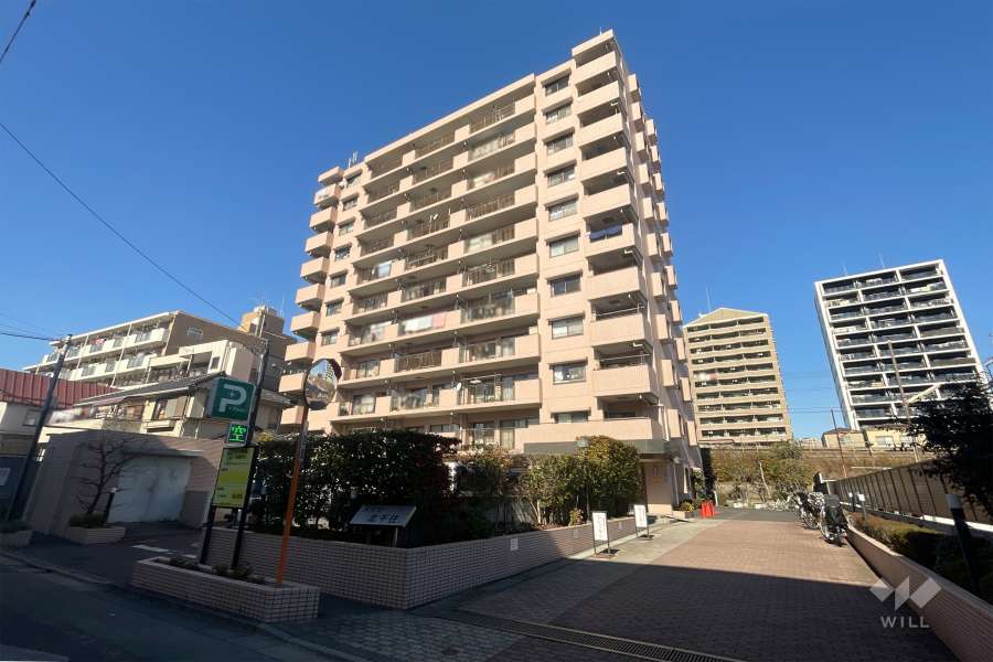 メイツ北千住の外観（南東側から）