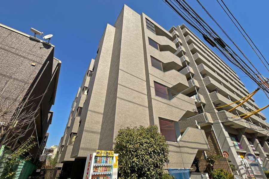 イクス北綾瀬の外観（南西側から）