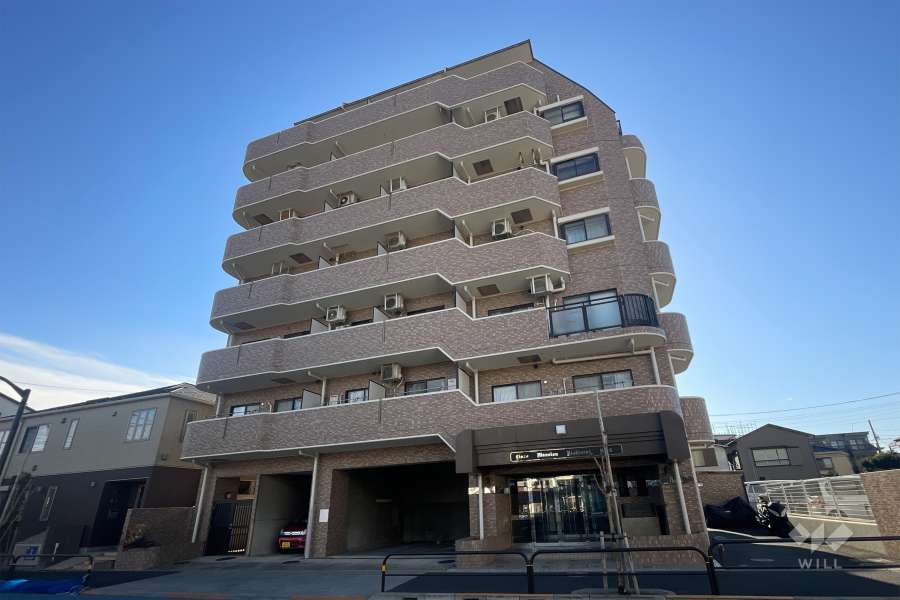 ライオンズマンション西新井第６の外観（南東側から）