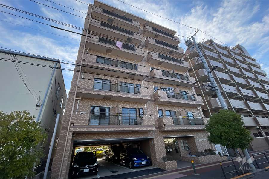 朝日綾瀬マンションの外観（北東側から）