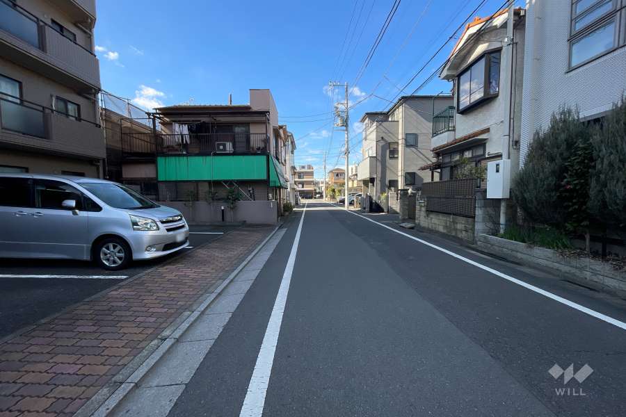 敷地北側の前面道路