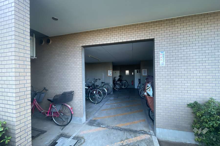 屋内に設けられた駐輪場